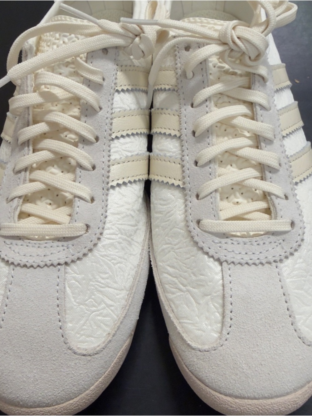 adidas Women’s Neutral Cream Low-Top Sneakers Size 8.5 NWOT - Picture 2 of 10